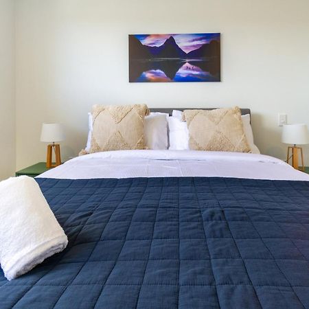 Conveniently Located 2Br Townhouse In West Akl Apartment Auckland Luaran gambar