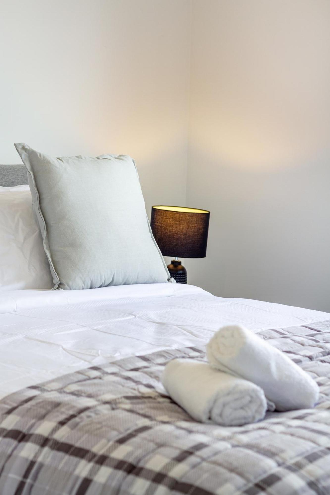 Conveniently Located 2Br Townhouse In West Akl Apartment Auckland Luaran gambar