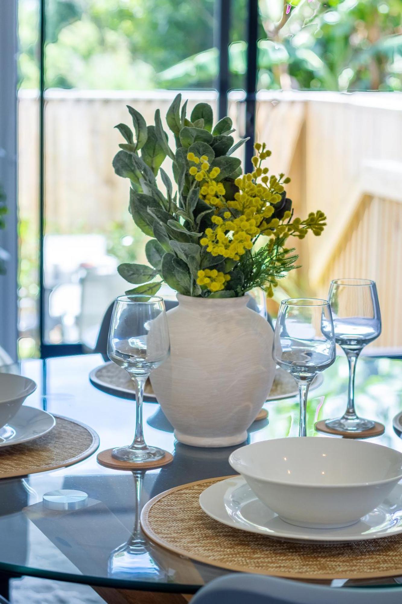 Conveniently Located 2Br Townhouse In West Akl Apartment Auckland Luaran gambar